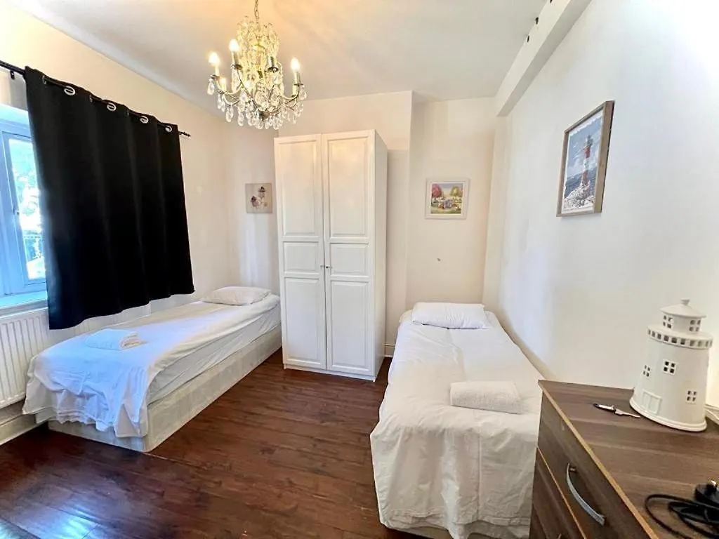 Canary Wharf Home Stay London